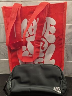 New Lululemon Rainforest Green Everywhere Belt Bag With Lulu Shopping Bag